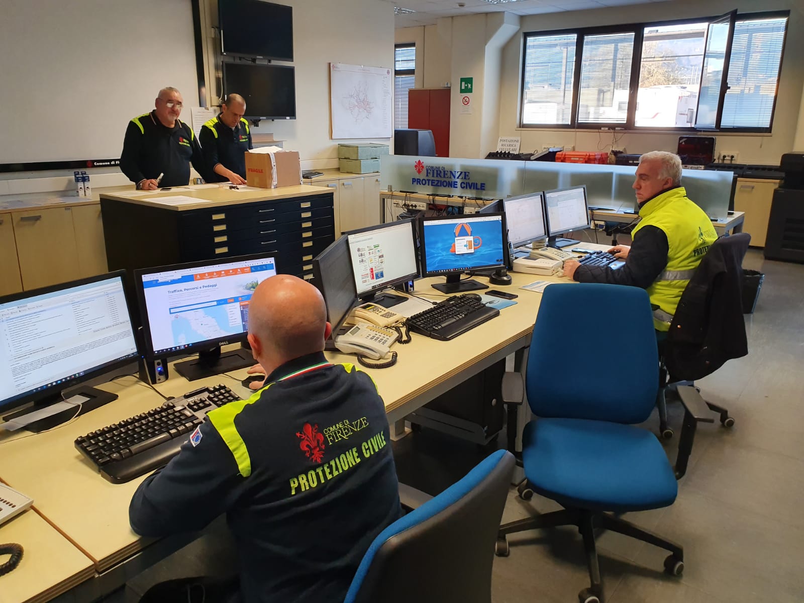 Sala operativa della Protezione Civile di Firenze
